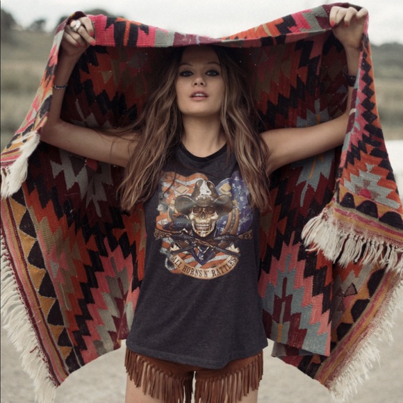 🌟 SOLD 🌟 🤠 Spell Horns and Rattles Tee 🤠 - Picture 1 of 5